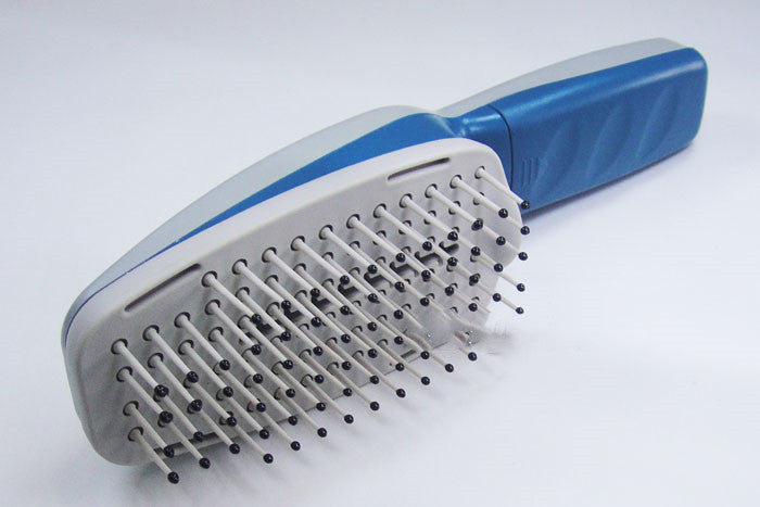 Ioniser comb-brush for pets
