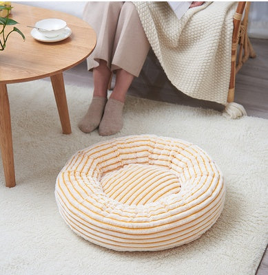 Fluffy Round Pet Nest Bed – Plush Donut Calming Bed for Dogs & Cats